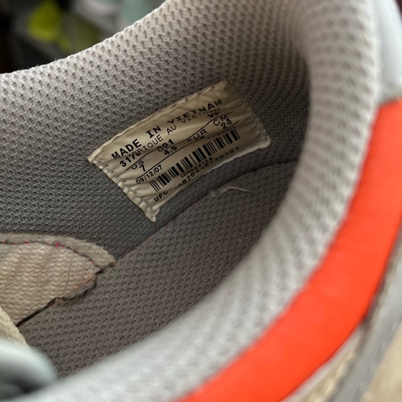 Vintage 2007 Nike Dunk Low, Womens 7, Medium Grey Laser Pink Tweed - Picture 12 of 12